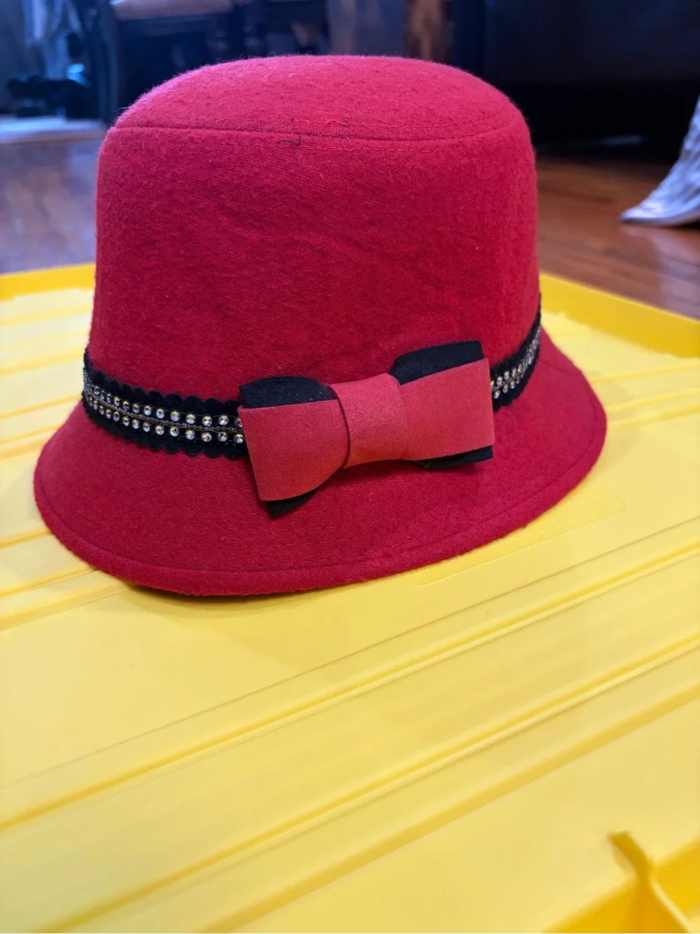 Red Bow Accent Wool Cloche Hat